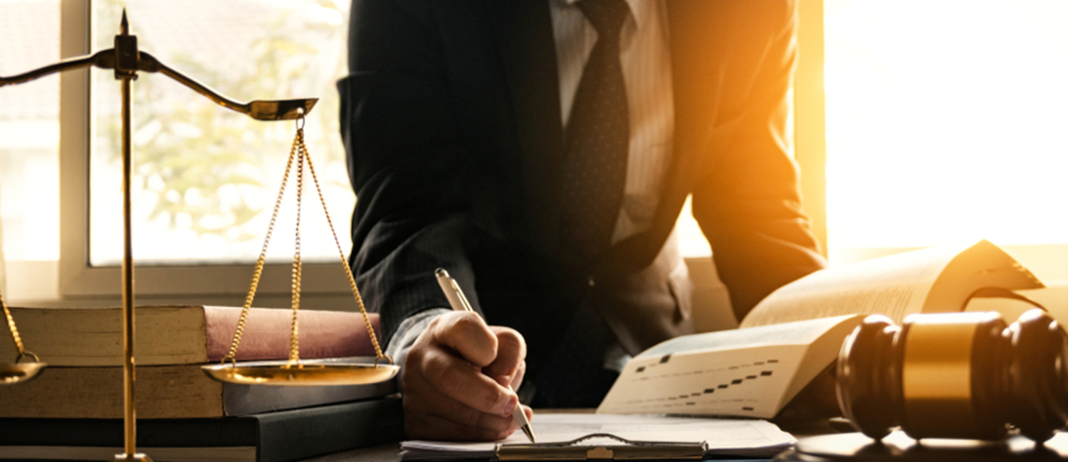 Rechtsanwalt<br/><small> -auch Fachanwalt f&uuml;r Familienrecht- </small><br/> Bodo Kramer